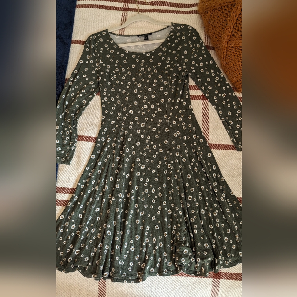 Forever 21 green floral skater dress tie back